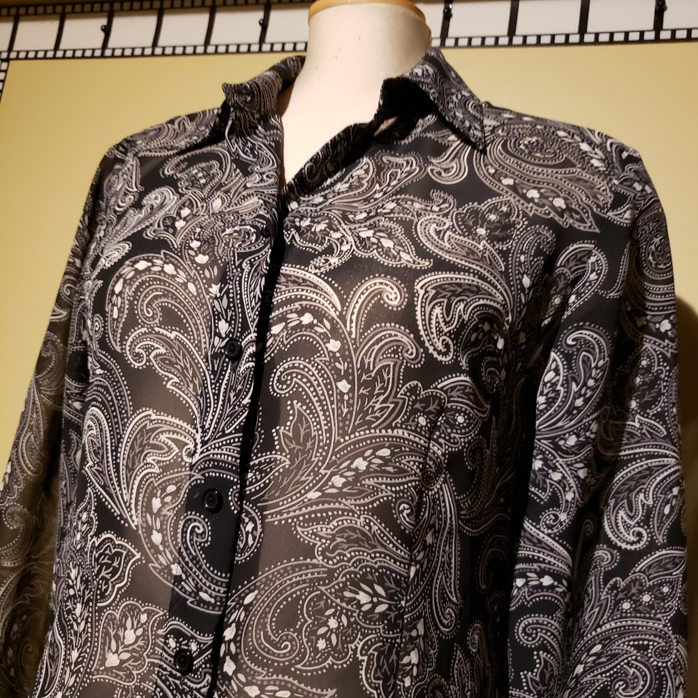 Blouse. - Picture 6 of 6